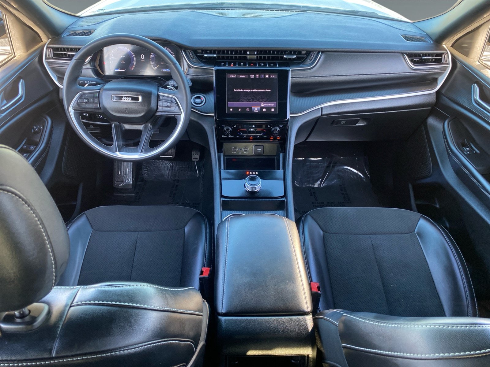 Used 2025 Jeep Grand Cherokee Altitude AWD/4WD image 10