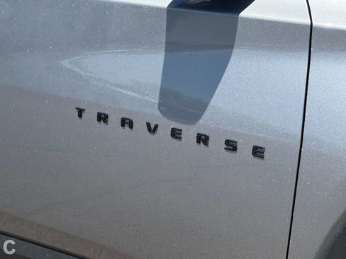 Used 2023 Chevrolet Traverse RS FWD image 7