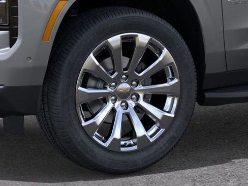 New 2026 Chevrolet Suburban Premier image 9