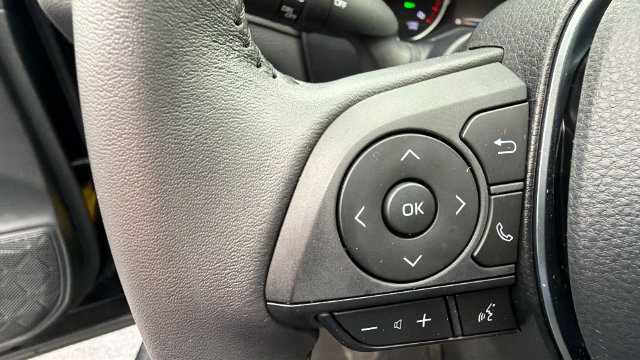 Used 2022 Toyota RAV4 XLE Premium FWD image 21