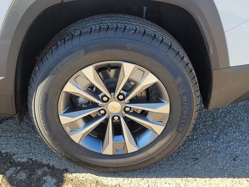 New 2026 Chevrolet Equinox LT image 4