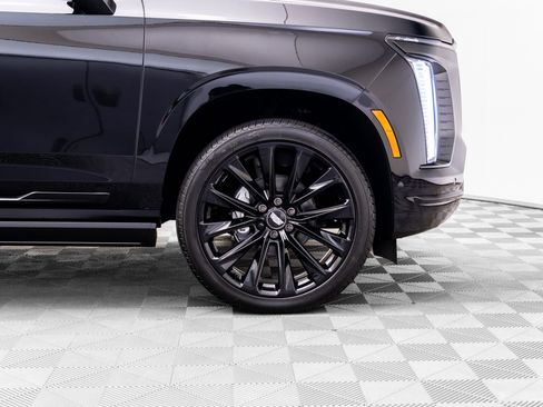 New 2026 Cadillac Escalade ESV Platinum Sport w/ LPO, ONYX Package AWD/4WD image 37