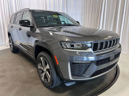 New 2026 Jeep Grand Cherokee L Limited AWD/4WD image 26