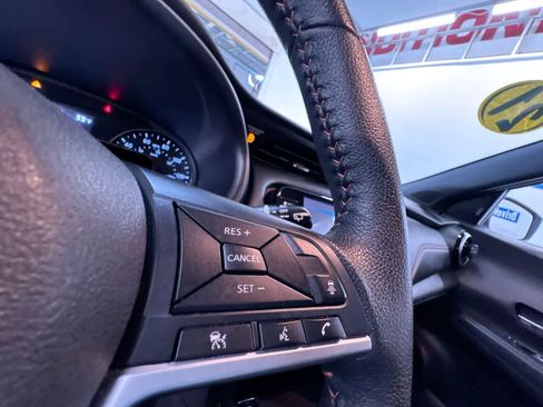 Used 2021 Nissan Kicks SR image 21