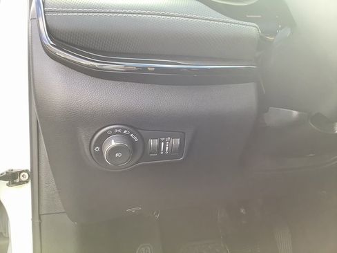 Used 2024 Jeep Compass Latitude w/ Convenience Group image 15