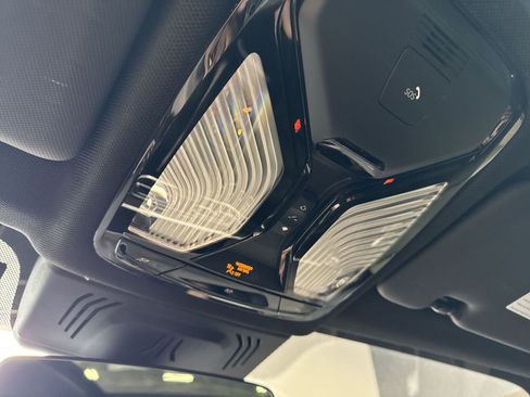 Used 2021 BMW X5 M50i w/ Executive Package image 17