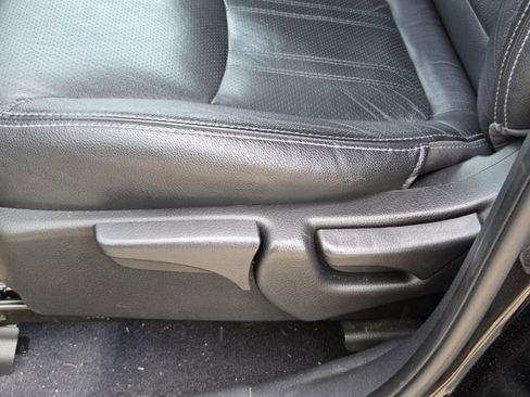 Used 2015 Kia Sorento LX image 12