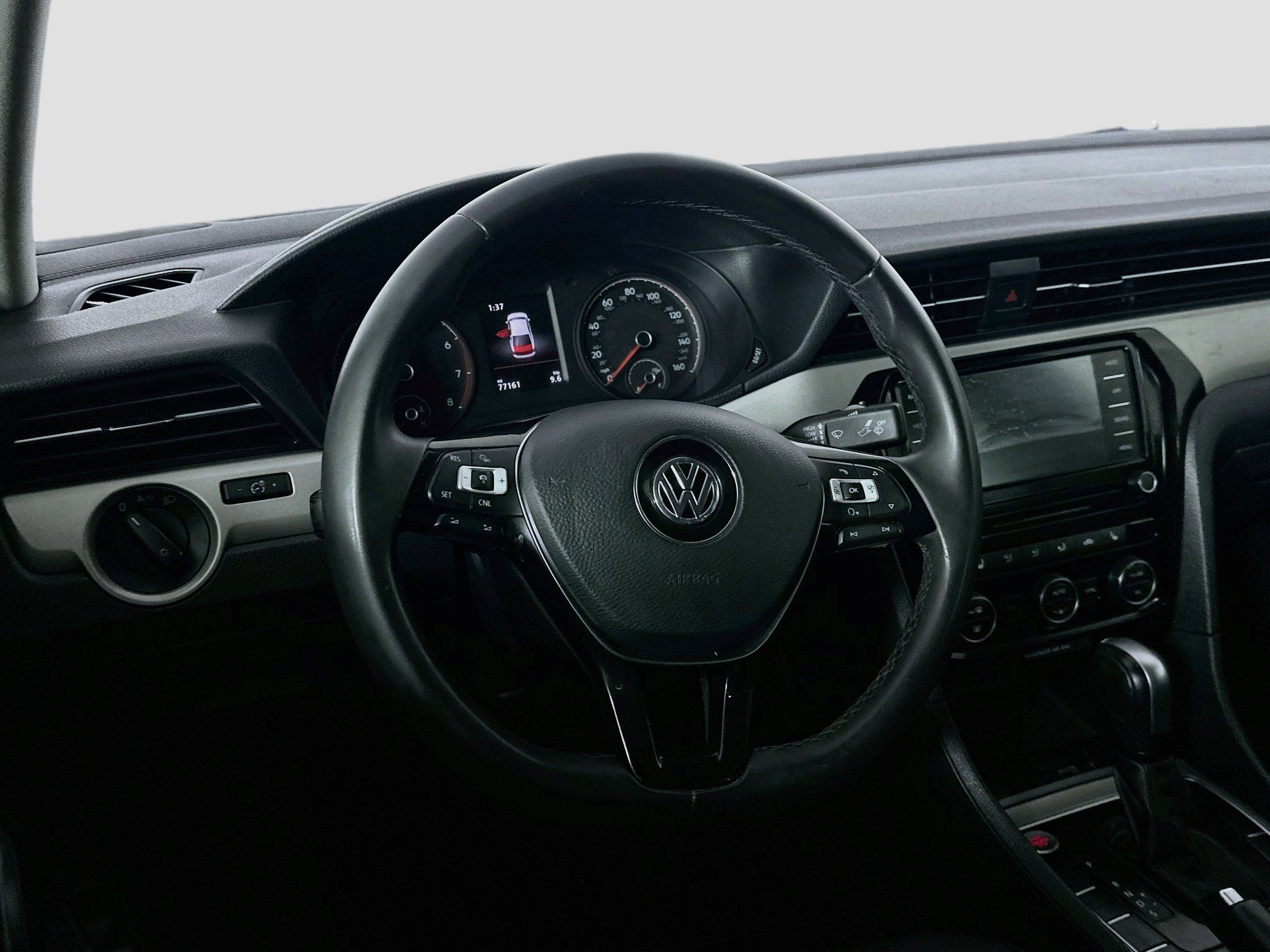 Used 2021 Volkswagen Passat 2.0T SE FWD image 18