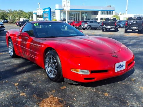 Used 2001 Chevrolet Corvette Coupe w/ Preferred Equipment Group1 image 1