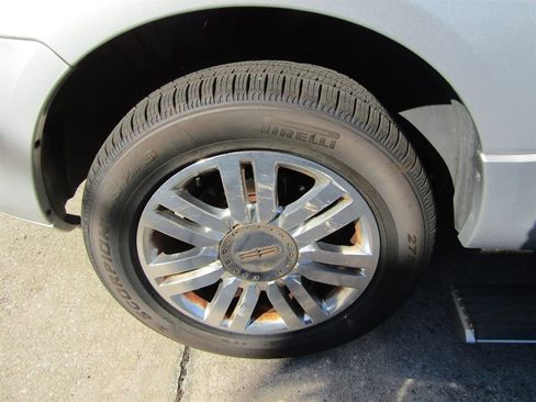 Used 2013 Lincoln Navigator w/ HD Trailer Tow Pkg image 15