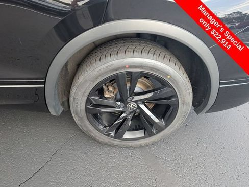 Used 2023 Volkswagen Tiguan SE R-Line AWD/4WD image 23