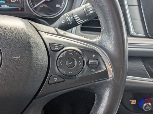 Used 2019 Buick Enclave Essence image 22