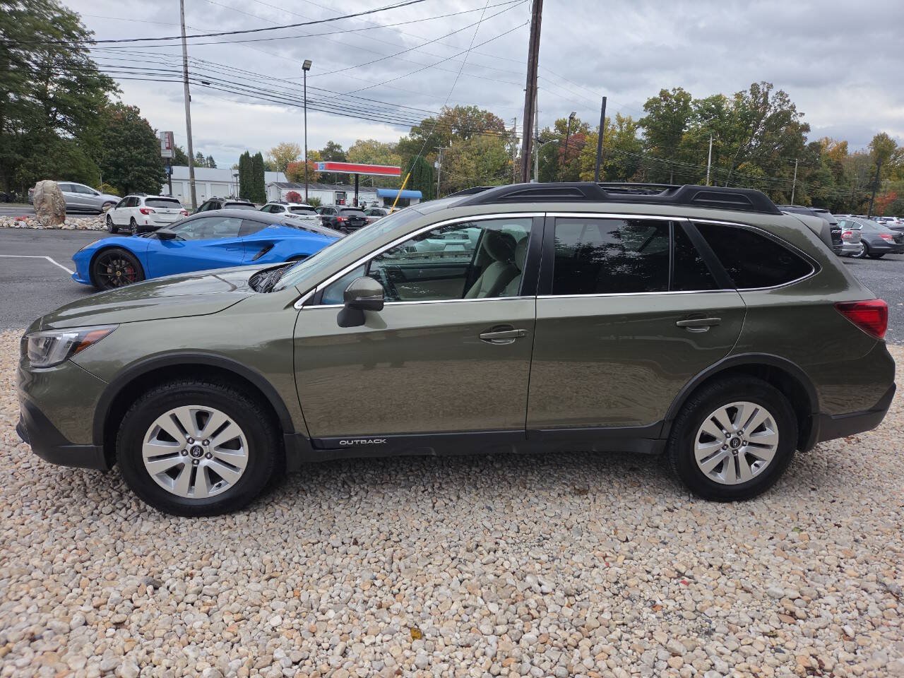 Used 2018 Subaru Outback 2.5i Premium AWD/4WD image 3