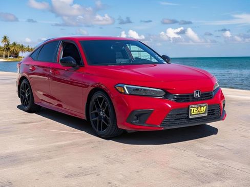 Used 2022 Honda Civic Sport image 4