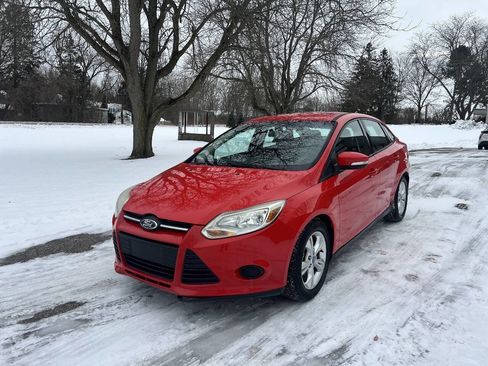 Used 2014 Ford Focus SE image 1