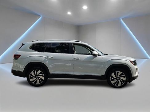 Certified 2026 Volkswagen Atlas SEL AWD/4WD image 4