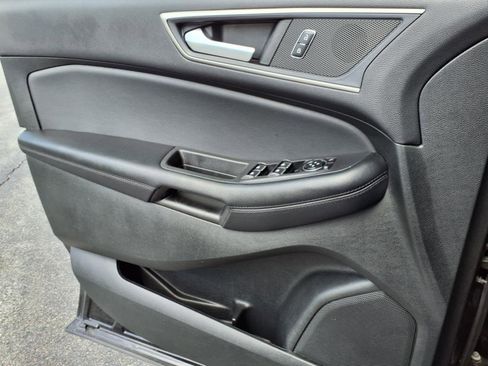 Used 2023 Ford Edge SEL image 14