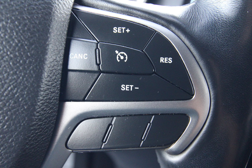 Used 2020 Jeep Grand Cherokee Limited w/ Premium Lighting Group AWD/4WD image 22