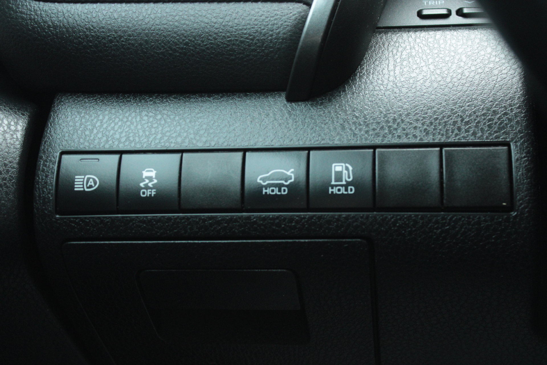 Used 2020 Toyota Camry SE FWD image 24