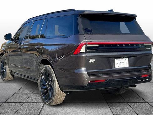 New 2025 Lincoln Navigator Reserve w/ Jet Appearance Package image 3