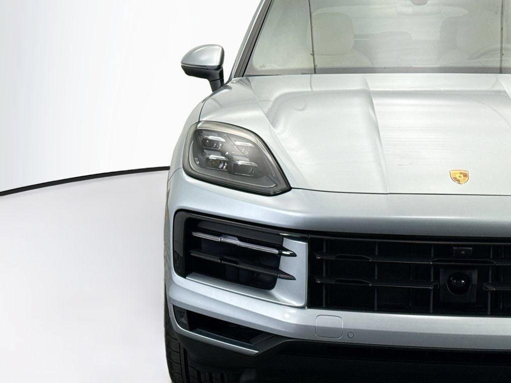 Used 2026 Porsche Cayenne AWD/4WD image 12