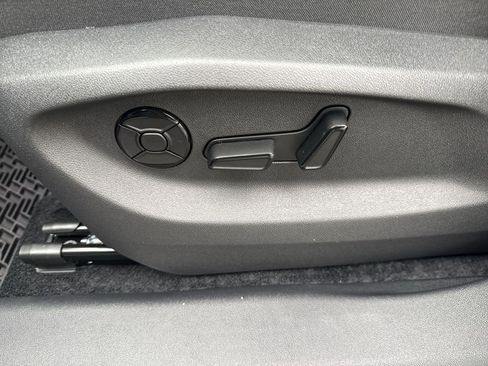 New 2026 Volkswagen Tiguan SE AWD/4WD image 10