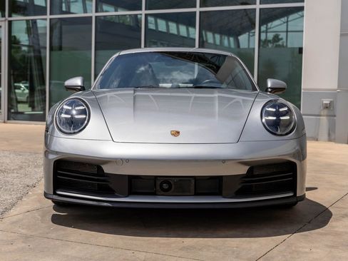 Used 2025 Porsche 911 Carrera RWD image 4