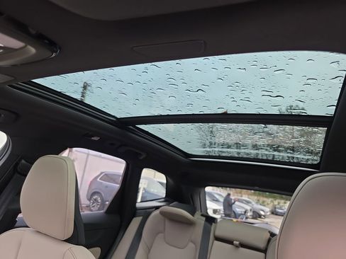 New 2026 Volvo XC60 B5 Plus w/ Protection Package Premier image 40