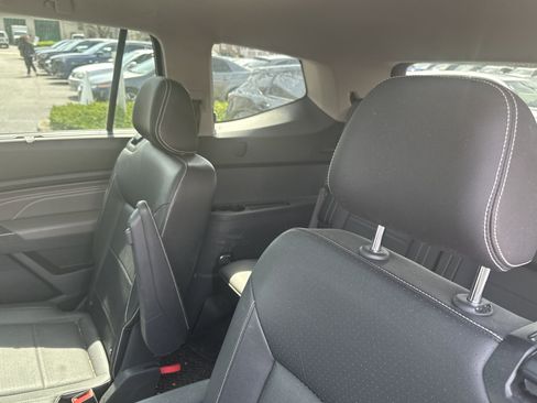 Used 2023 Volkswagen Atlas SEL AWD/4WD image 10