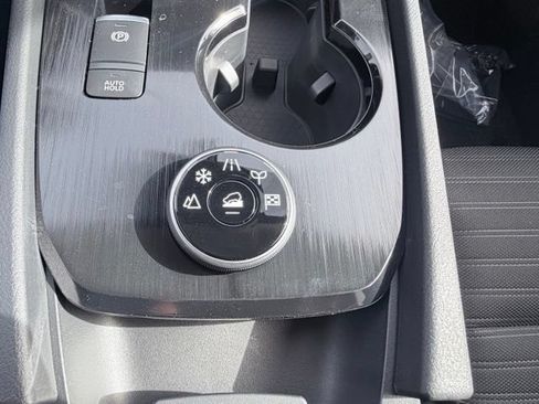 Used 2026 Nissan Rogue SV AWD/4WD image 18