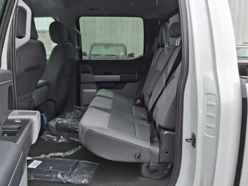 New 2025 Ford F350 XLT w/ Black Appearance Package image 7