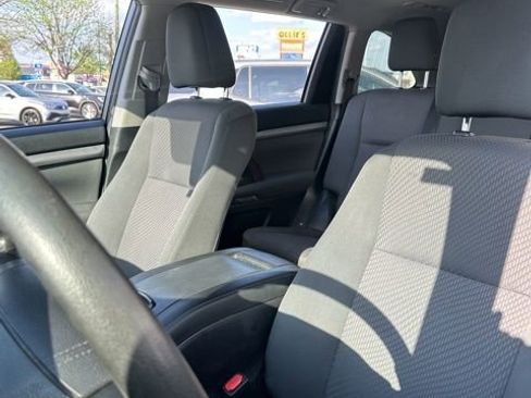 Used 2019 Toyota Highlander LE image 18