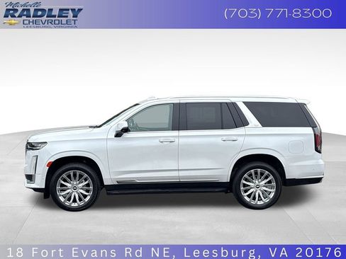 Used 2023 Cadillac Escalade Premium Luxury AWD/4WD image 2