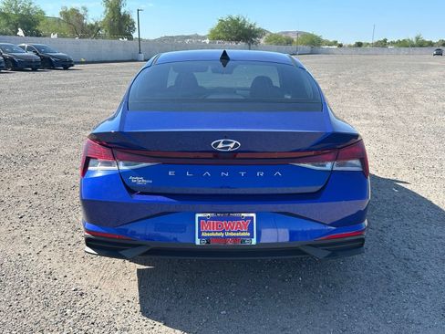 Used 2021 Hyundai Elantra SE FWD image 6