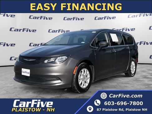 Used 2023 Chrysler Voyager LX image 1