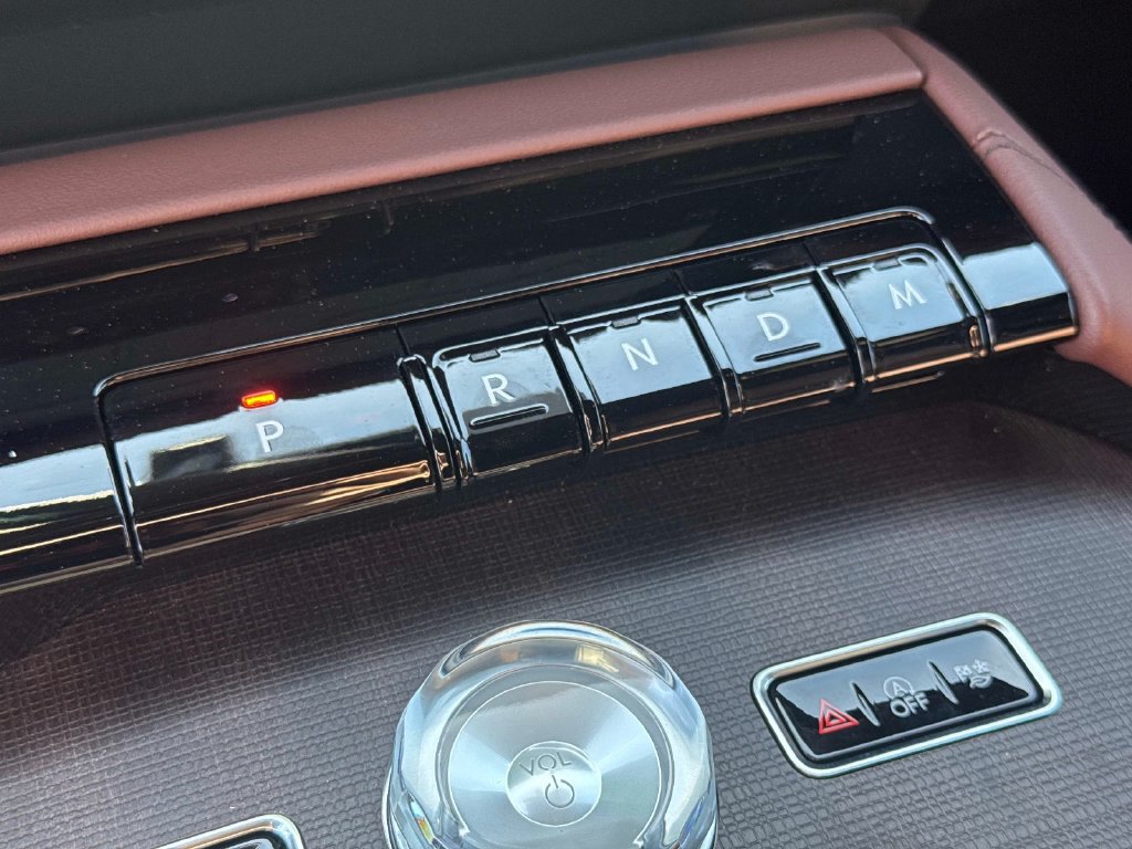 Used 2026 Lincoln Navigator Reserve AWD/4WD image 28