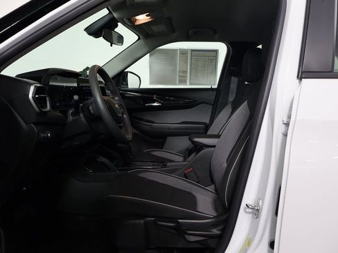 Used 2024 Chevrolet TrailBlazer LS image 10