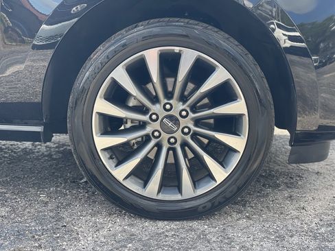 Used 2019 Lincoln Navigator L Select AWD/4WD image 45