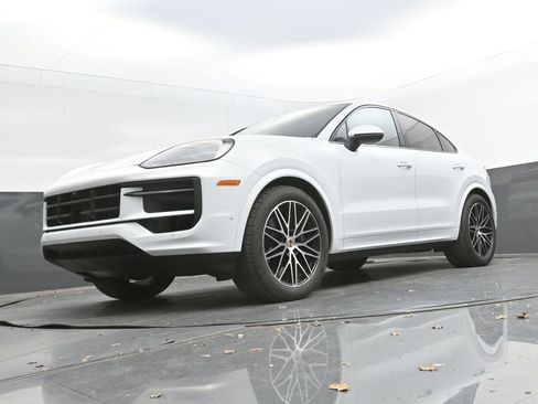 New 2025 Porsche Cayenne Coupe image 28