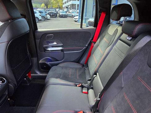 Used 2023 Mercedes-Benz GLB 35 AMG 4MATIC image 16