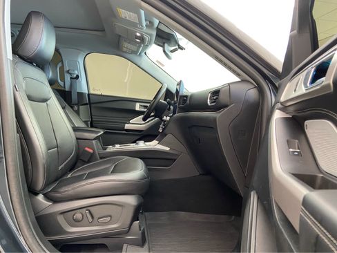 Used 2024 Ford Explorer Limited w/ Limited Technology Package image 18