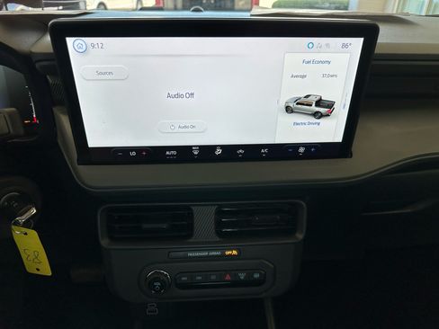 Certified 2025 Ford Maverick XL FWD image 28
