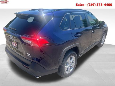 Certified 2021 Toyota RAV4 XLE w/ Convenience Package AWD/4WD image 6