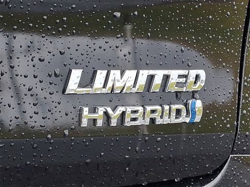 Certified 2024 Toyota Sienna Limited image 31