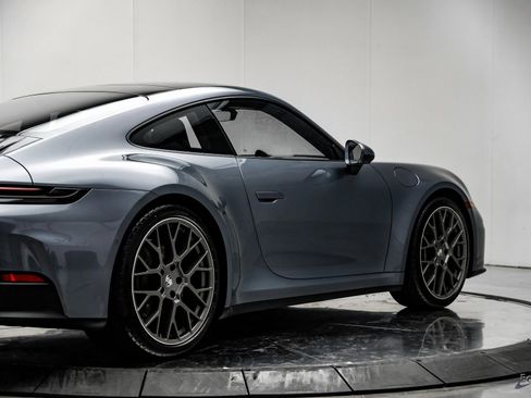 Used 2025 Porsche 911 Carrera image 19