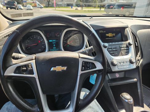 Used 2017 Chevrolet Equinox LT w/ Convenience Package image 10