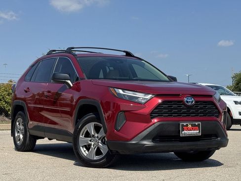 Used 2024 Toyota RAV4 LE AWD/4WD image 2