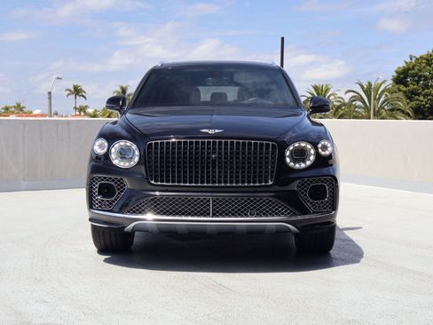 Certified 2023 Bentley Bentayga Extended Wheelbase AWD/4WD image 10