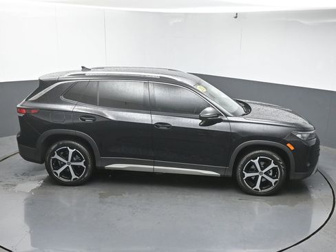 Used 2025 Volkswagen Tiguan SE FWD image 48