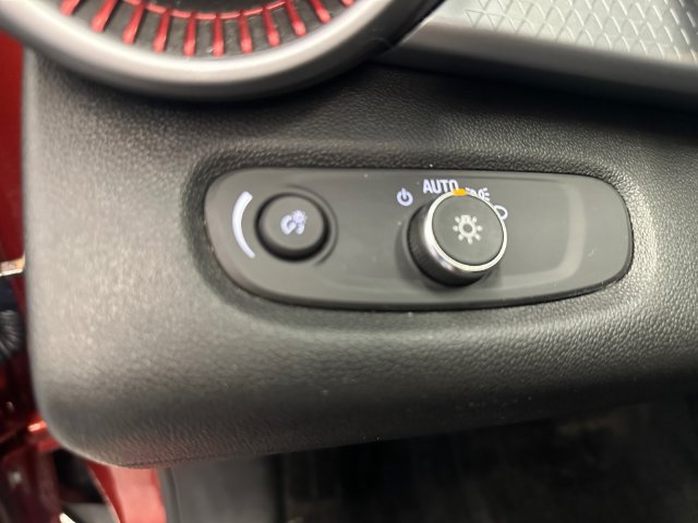 Used 2024 Chevrolet Trax RS w/ Driver Confidence Package FWD image 21